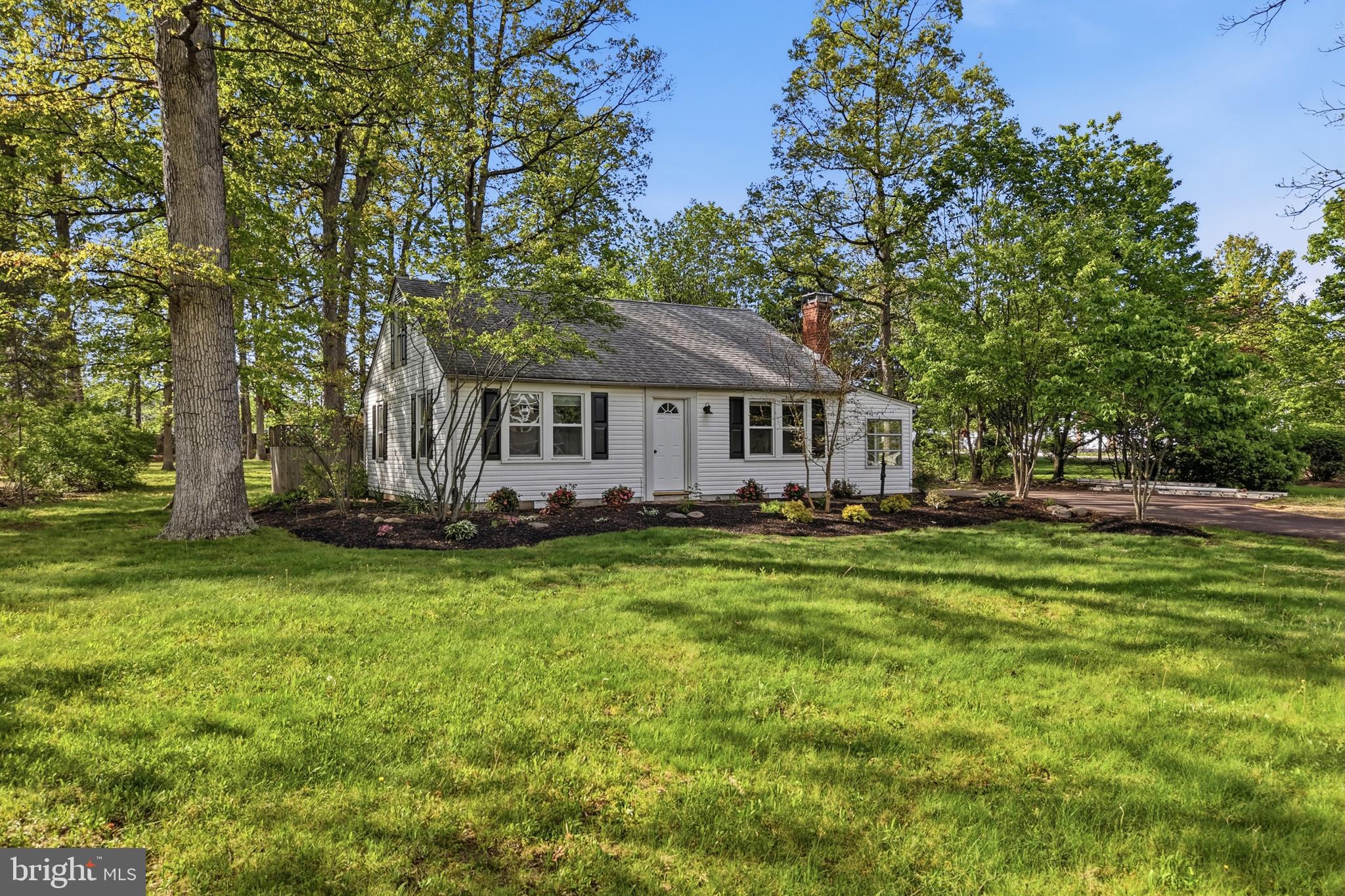 1306 West Orvilla Road Hatfield, PA 19440 - Photo 2 of 28
