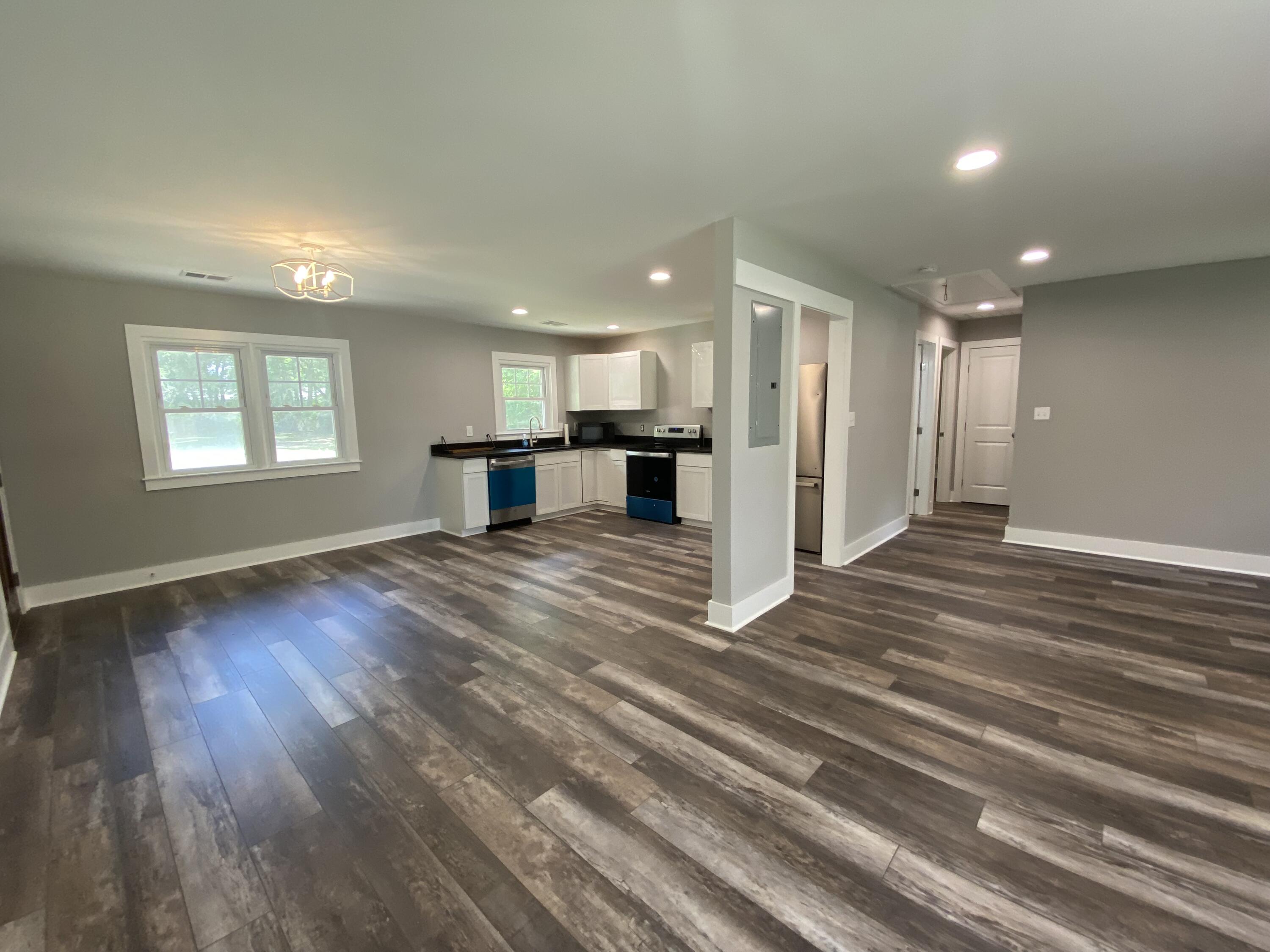 618 Boonehill Road Summerville, SC 29483 - Photo 3 of 13 IMG_3345