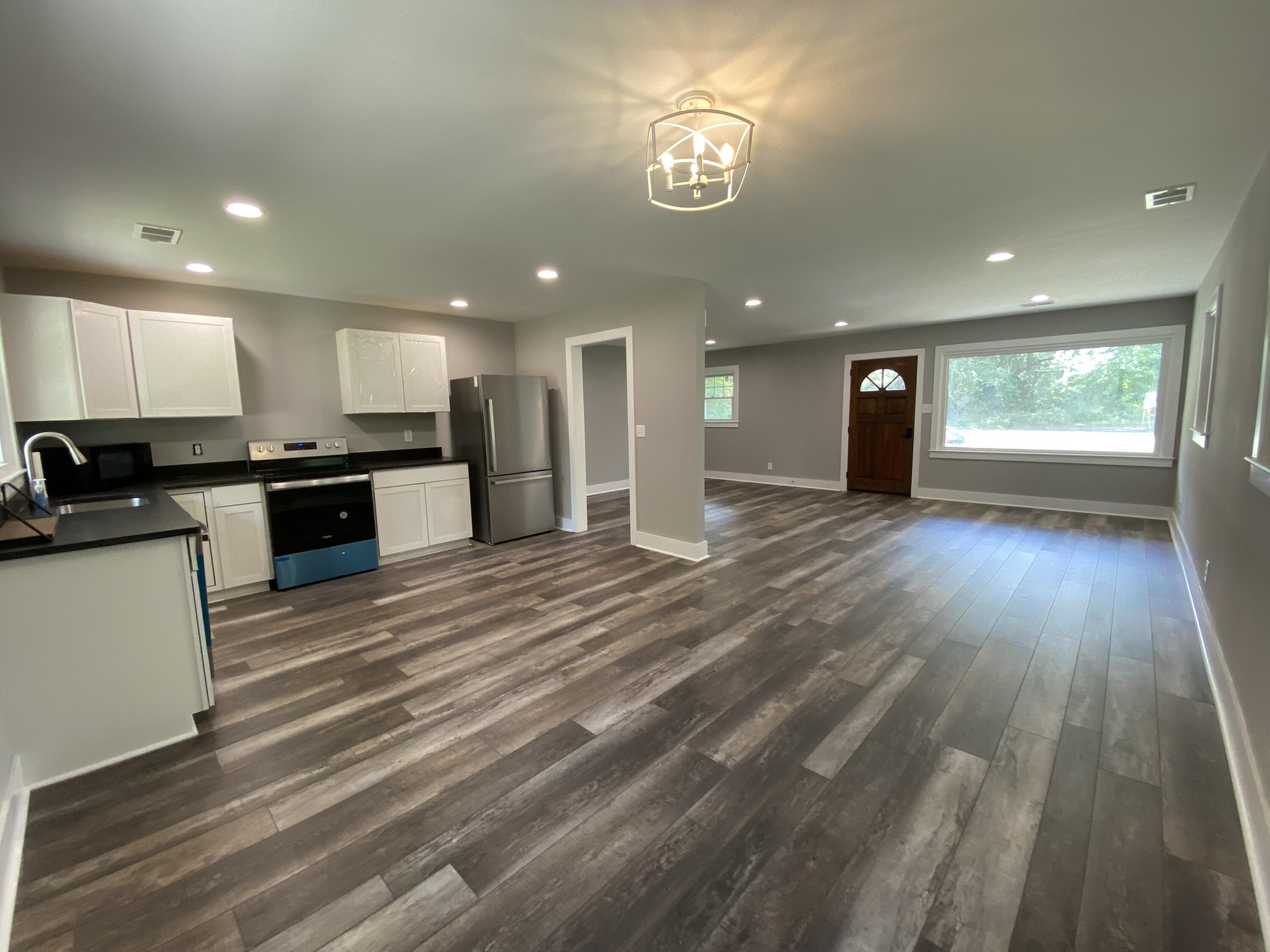 618 Boonehill Road Summerville, SC 29483 - Photo 4 of 13 IMG_3346