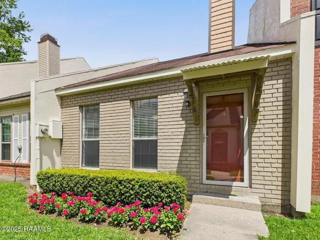 $175,000 | 207 Long Plantation Boulevard, Unit C, Lafayette, LA 70508