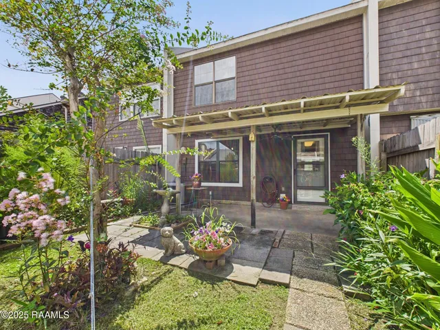 $175,000 | 207 Long Plantation Boulevard, Unit C, Lafayette, LA 70508