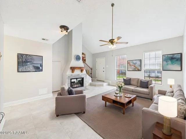 $175,000 | 207 Long Plantation Boulevard, Unit C, Lafayette, LA 70508