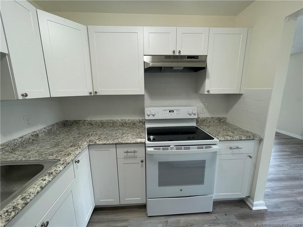 11003 Ridge Avenue Fort Pierce, FL 34982 - Photo 5 of 52 Gallery Image 5