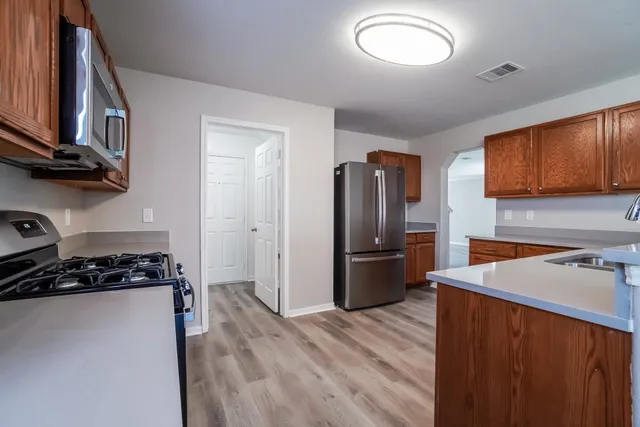 $2,250 | 1134 Desert Oasis Lane, Rosenberg, TX 77471