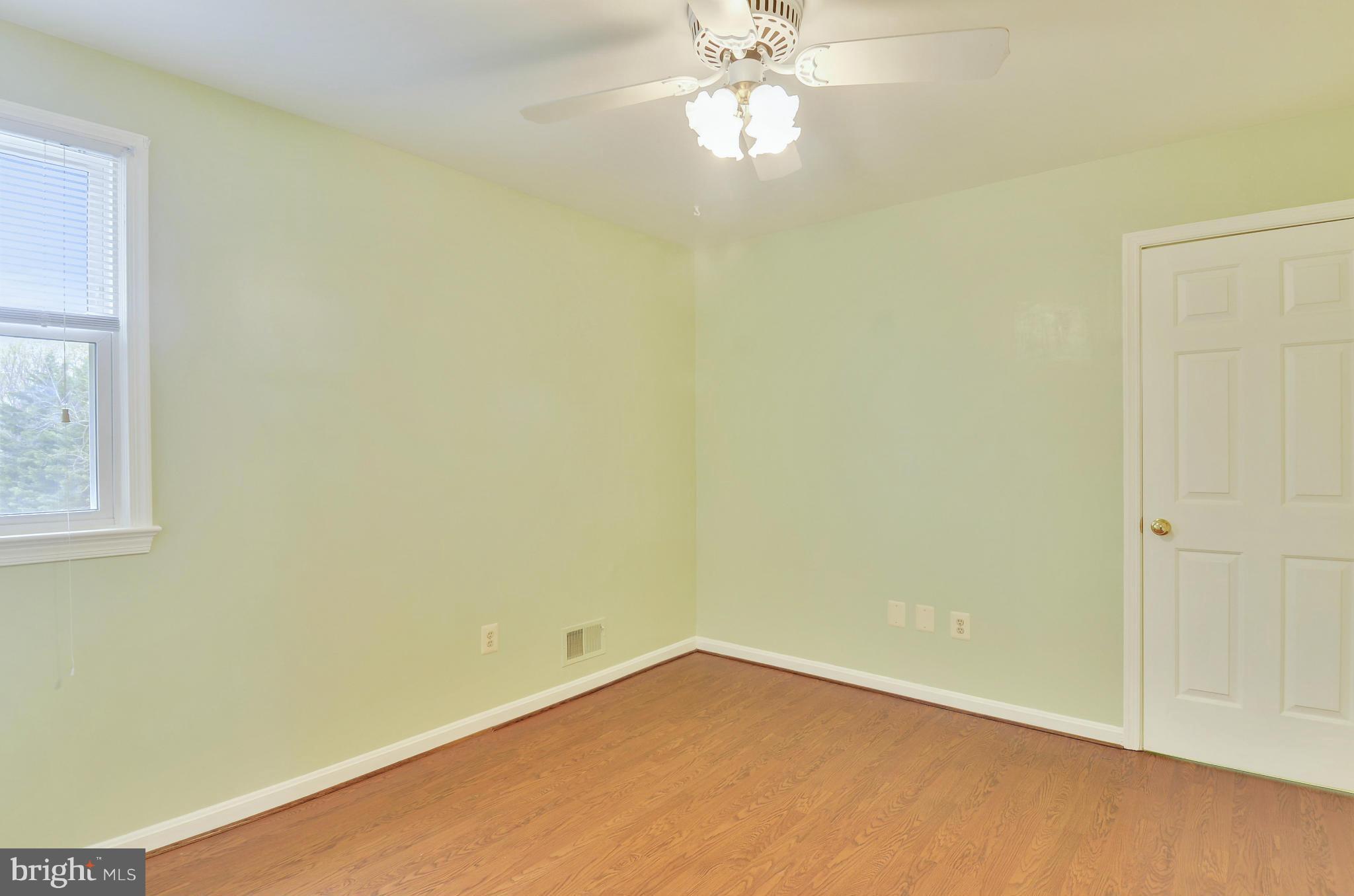 24518 Welsh Road Gaithersburg, MD 20882 - Photo 18 of 27 Bedroom