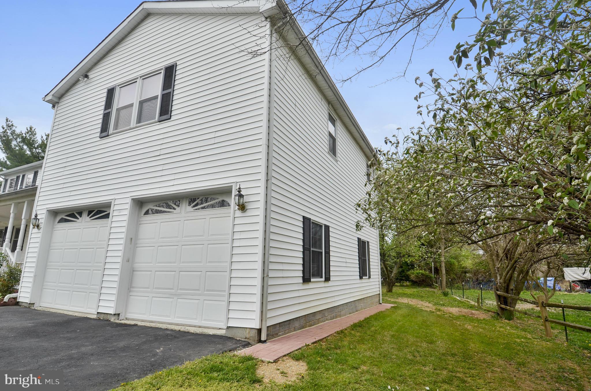 24518 Welsh Road Gaithersburg, MD 20882 - Photo 4 of 27 Exterior (General)