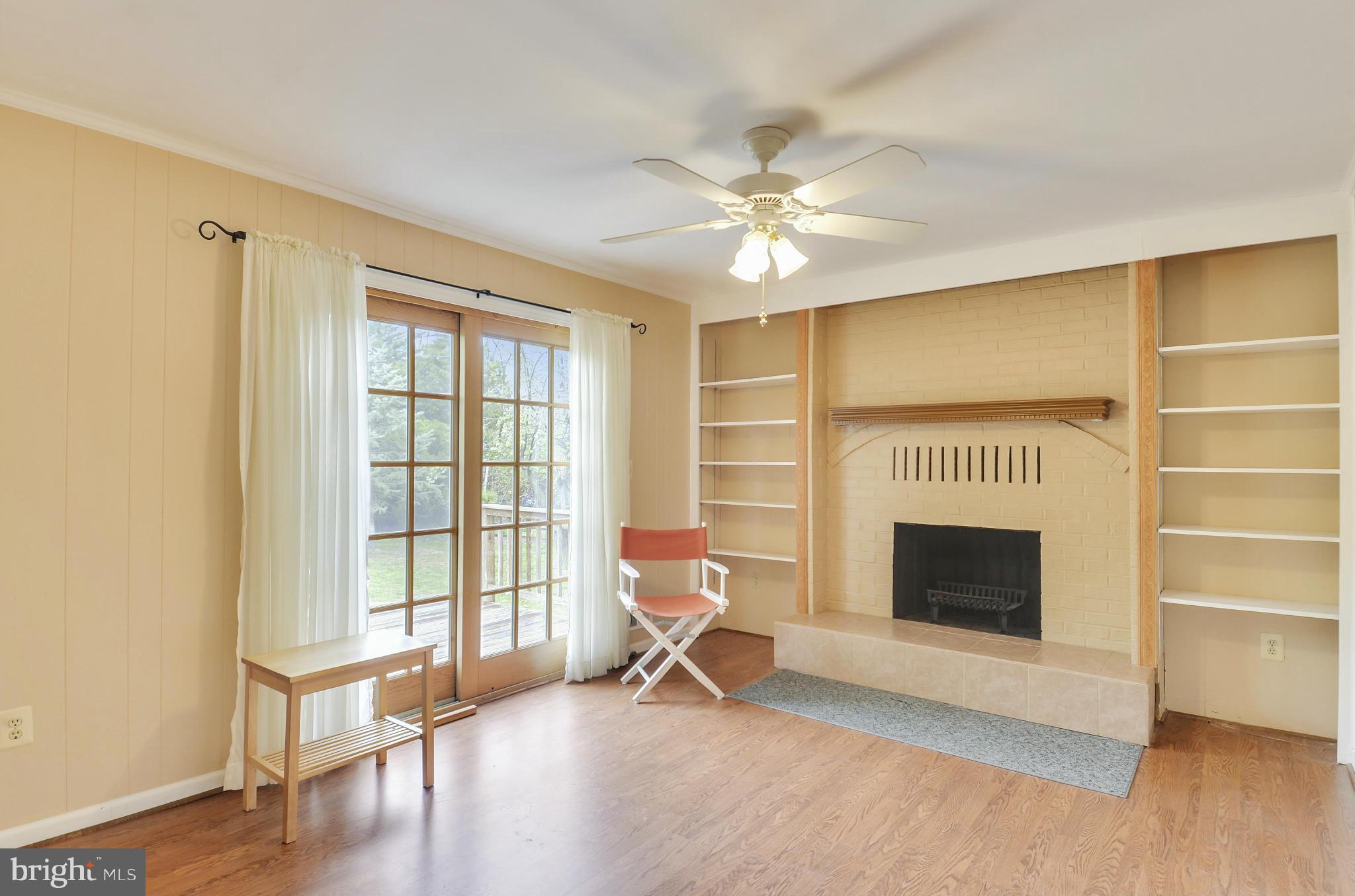 24518 Welsh Road Gaithersburg, MD 20882 - Photo 10 of 27 Family Room