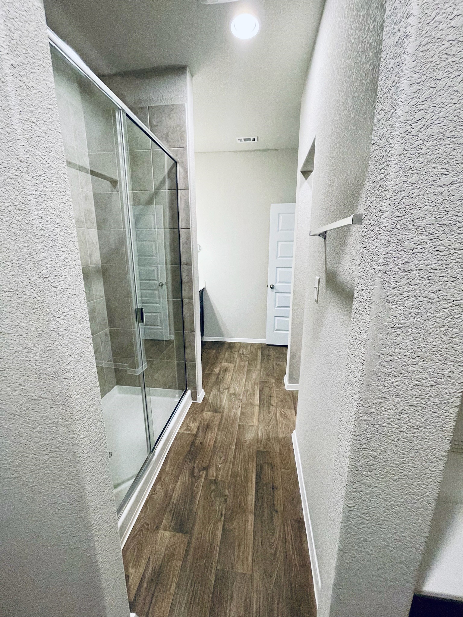 117 Huckleberry Lane Elgin, TX 78621 - Photo 11 of 34 On suite bathroom