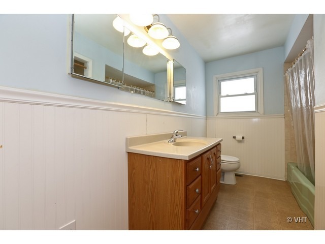15209 Geoffrey Road Oak Forest, IL 60452 - Photo 9 of 10