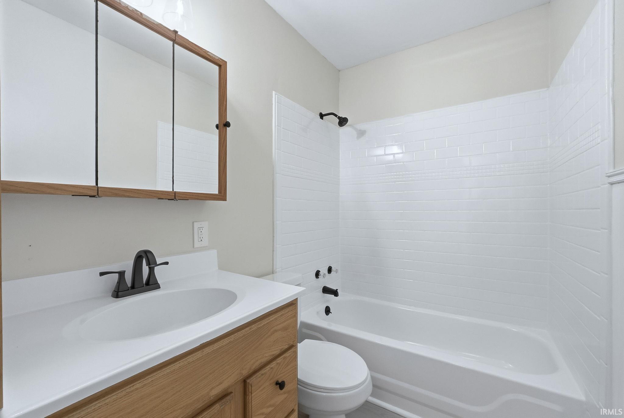 6034 Southcrest Road Fort Wayne, IN 46816 - Photo 18 of 36