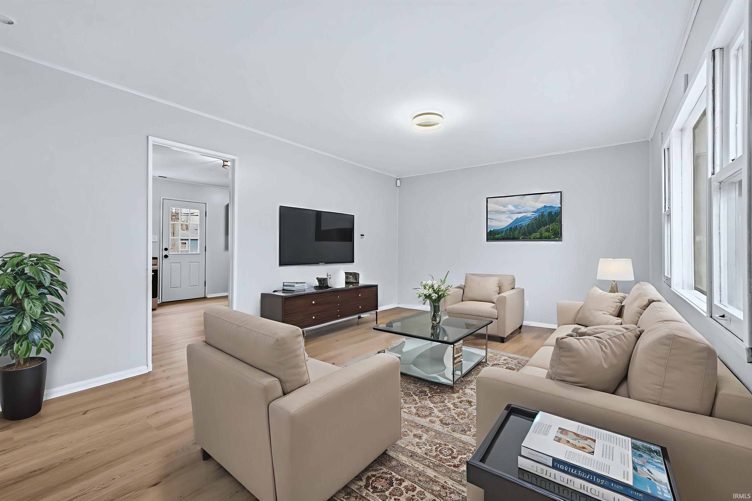 6034 Southcrest Road Fort Wayne, IN 46816 - Photo 4 of 36