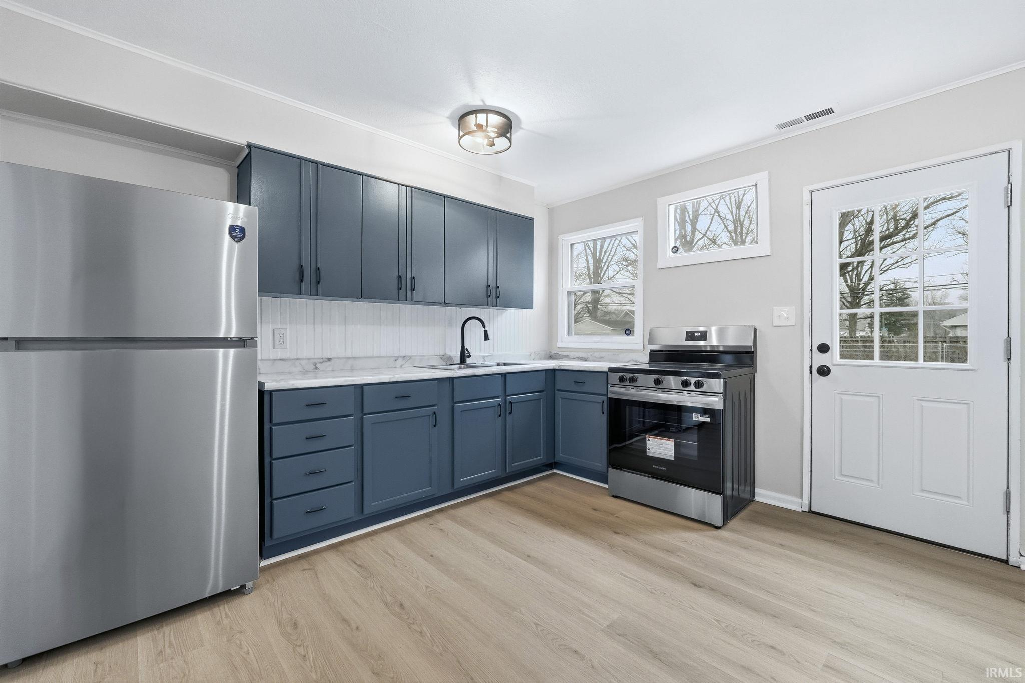 6034 Southcrest Road Fort Wayne, IN 46816 - Photo 8 of 36