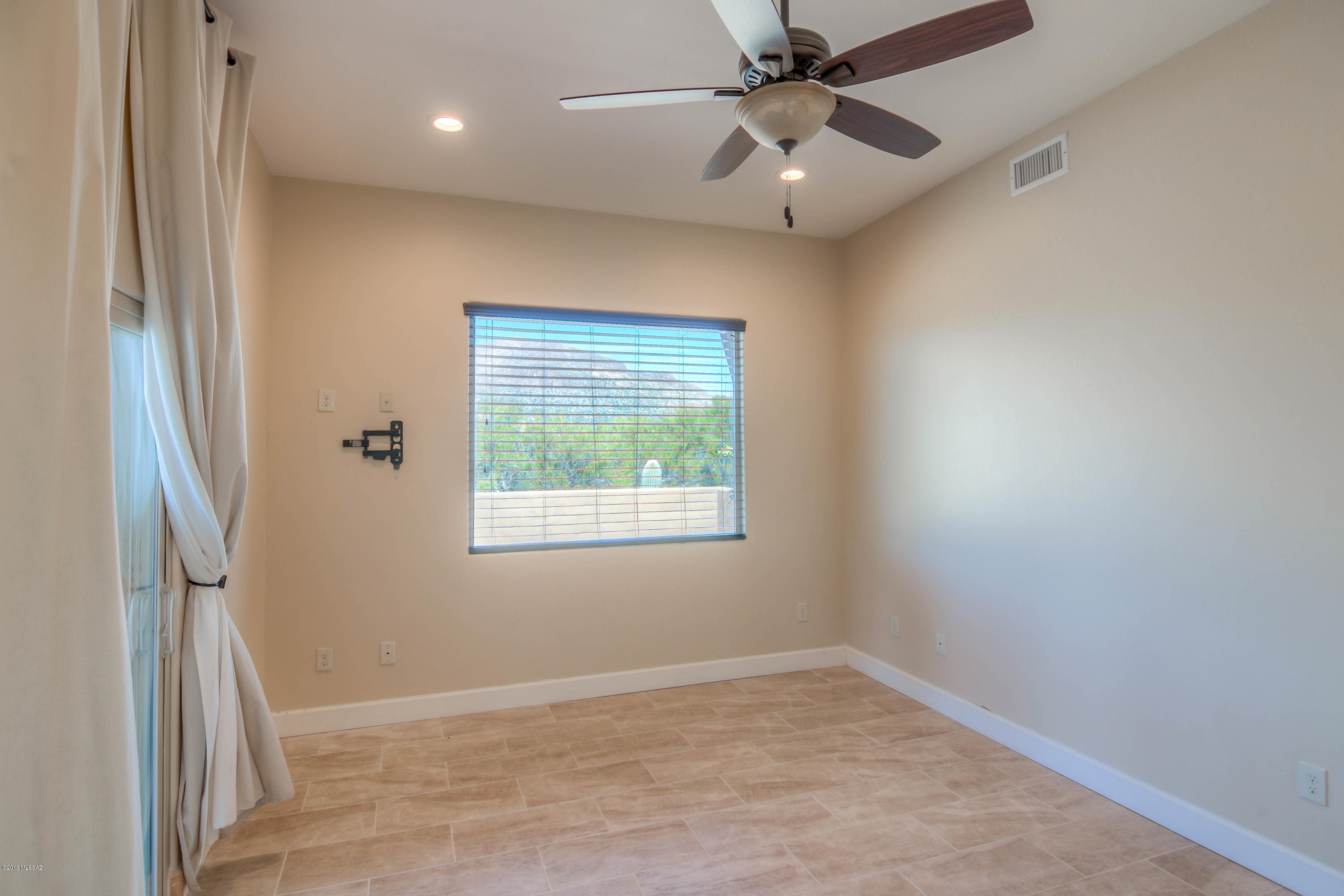 4996 Cat Mountain Road Tucson, AZ 85757 - Photo 19 of 32
