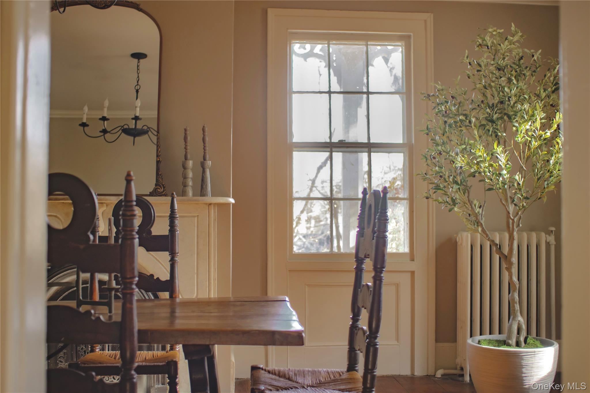 5091 Rte 9W Newburgh, NY 12550 - Photo 15 of 46 a view of a hallway with wooden floor and windows