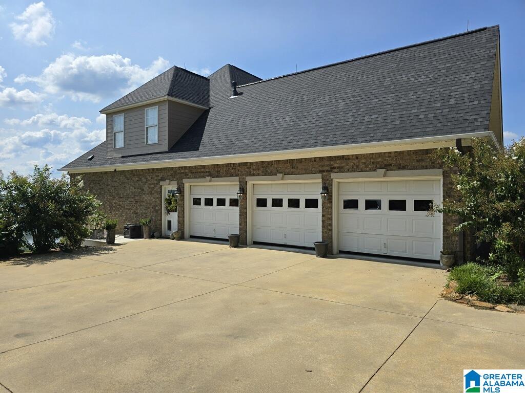 121 Mountain Breeze Road Rainbow City, AL 35906 - Photo 2 of 32