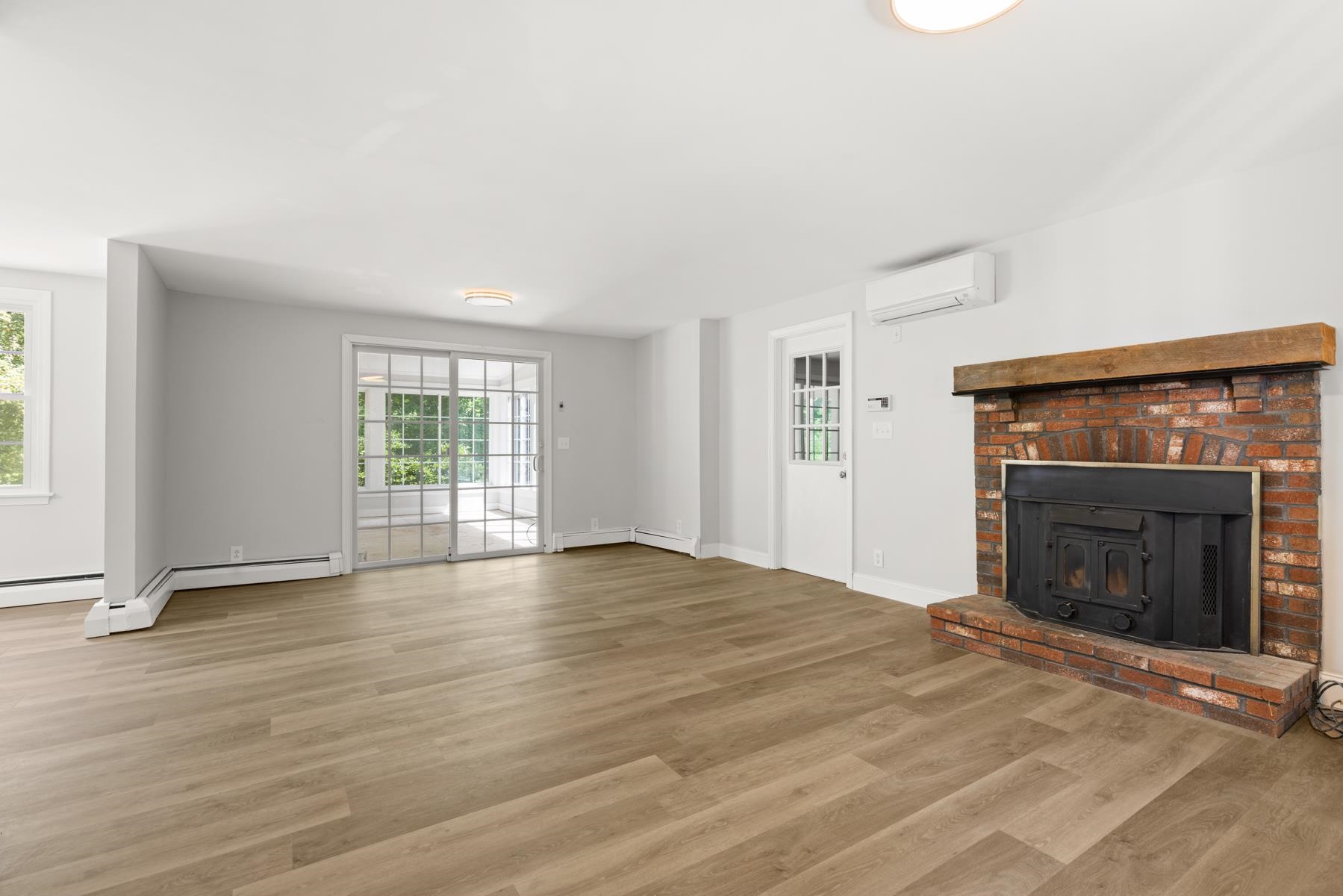 209 Long Hill Road Dover, NH 03820 - Photo 2 of 38