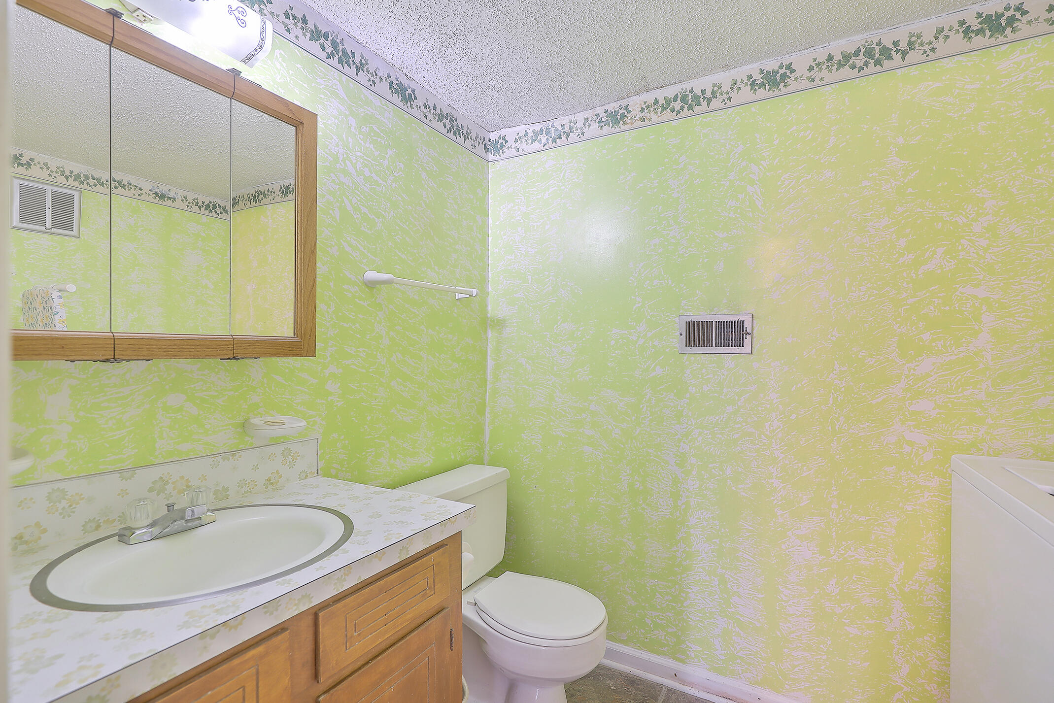 8252 Delhi Road North Charleston, SC 29406 - Photo 17 of 30 0W7A5840_1_2_3_4_5_6