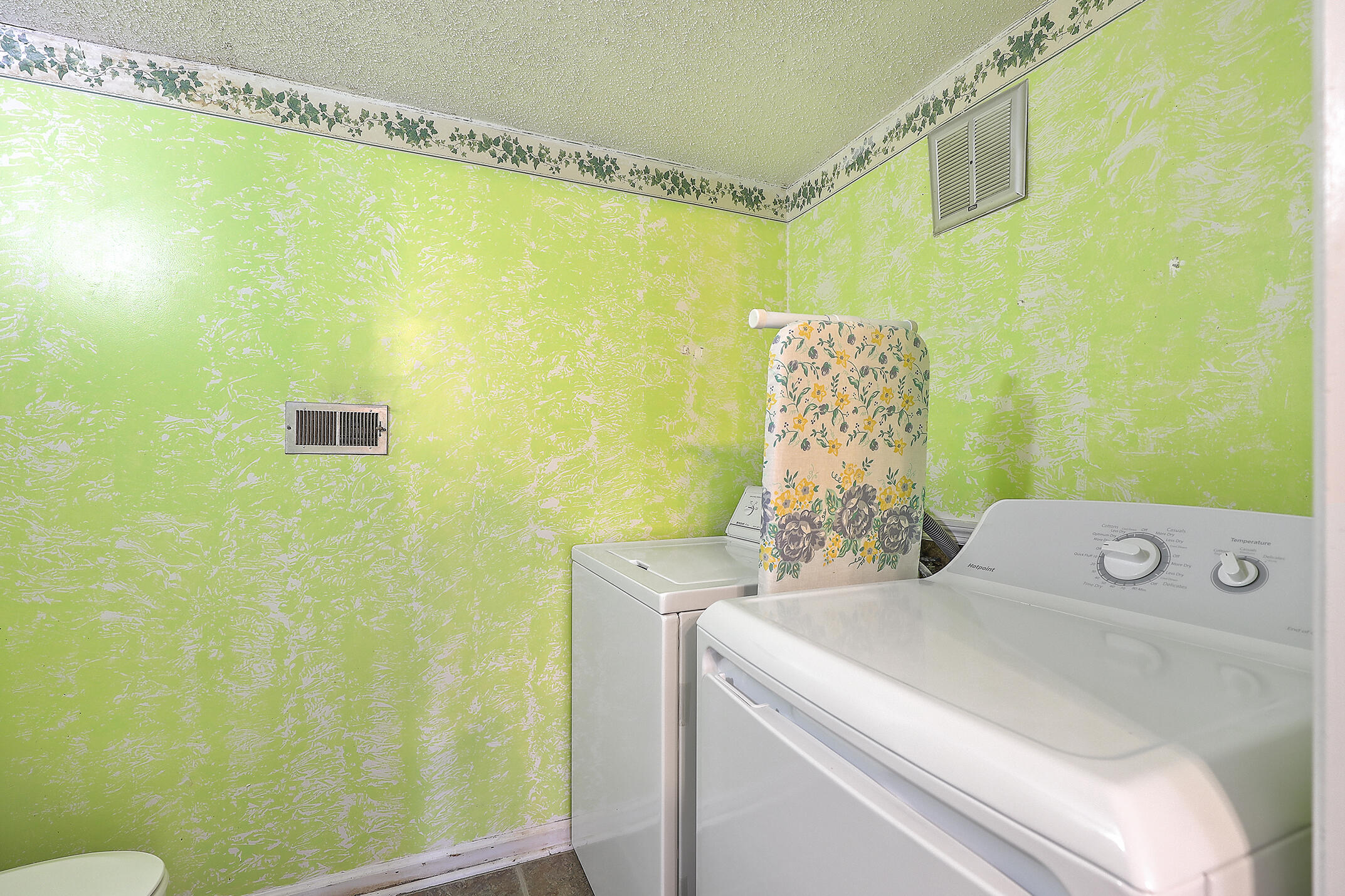 8252 Delhi Road North Charleston, SC 29406 - Photo 18 of 30 0W7A5833_4_5_6_7_8_9