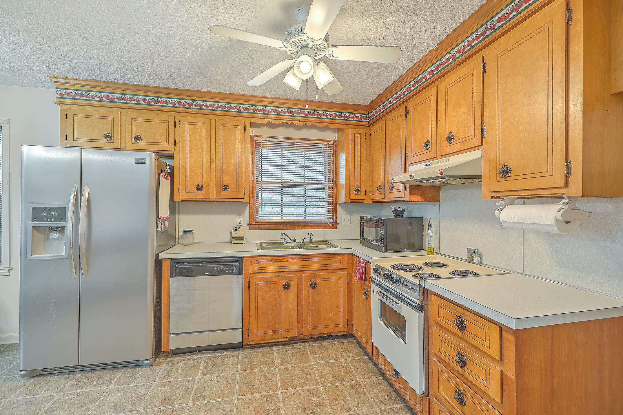 8252 Delhi Road North Charleston, SC 29406 - Photo 9 of 30 0W7A5805_06_07_08_09_10_11