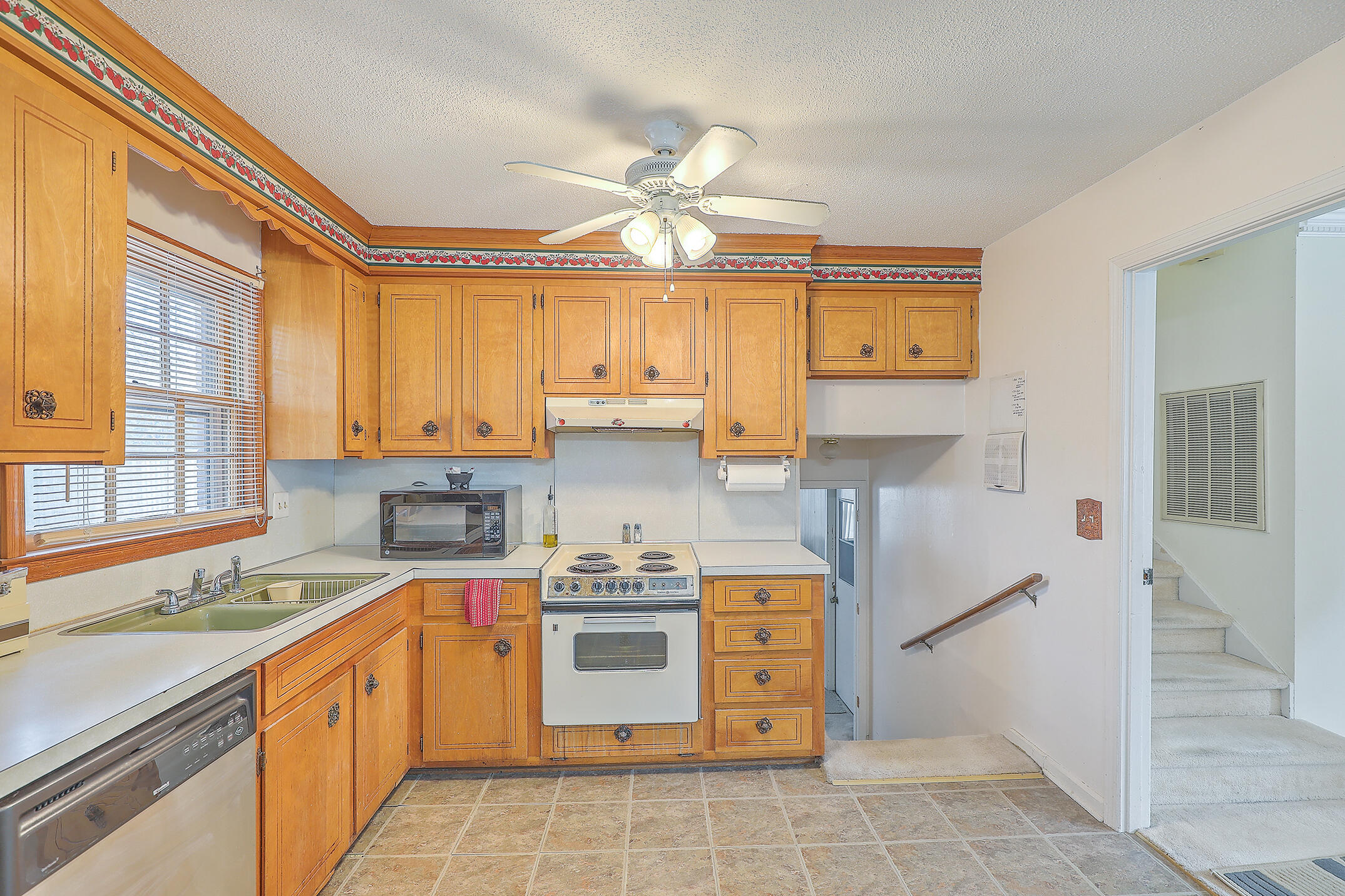 8252 Delhi Road North Charleston, SC 29406 - Photo 10 of 30 0W7A5798_799_800_801_802_803_804