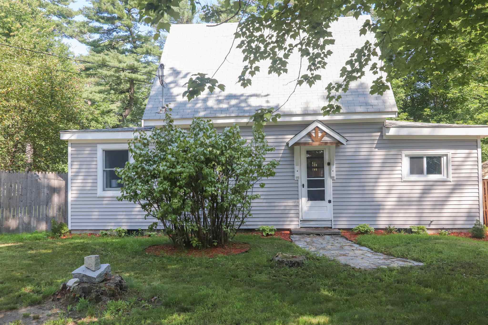 92 Merrimack Road Amherst, NH 03031 - Photo 2 of 30