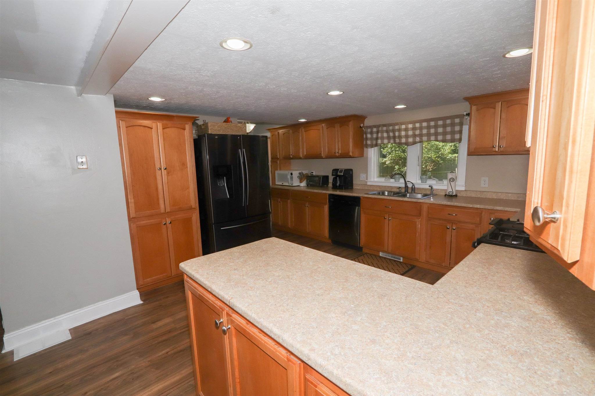 92 Merrimack Road Amherst, NH 03031 - Photo 14 of 30