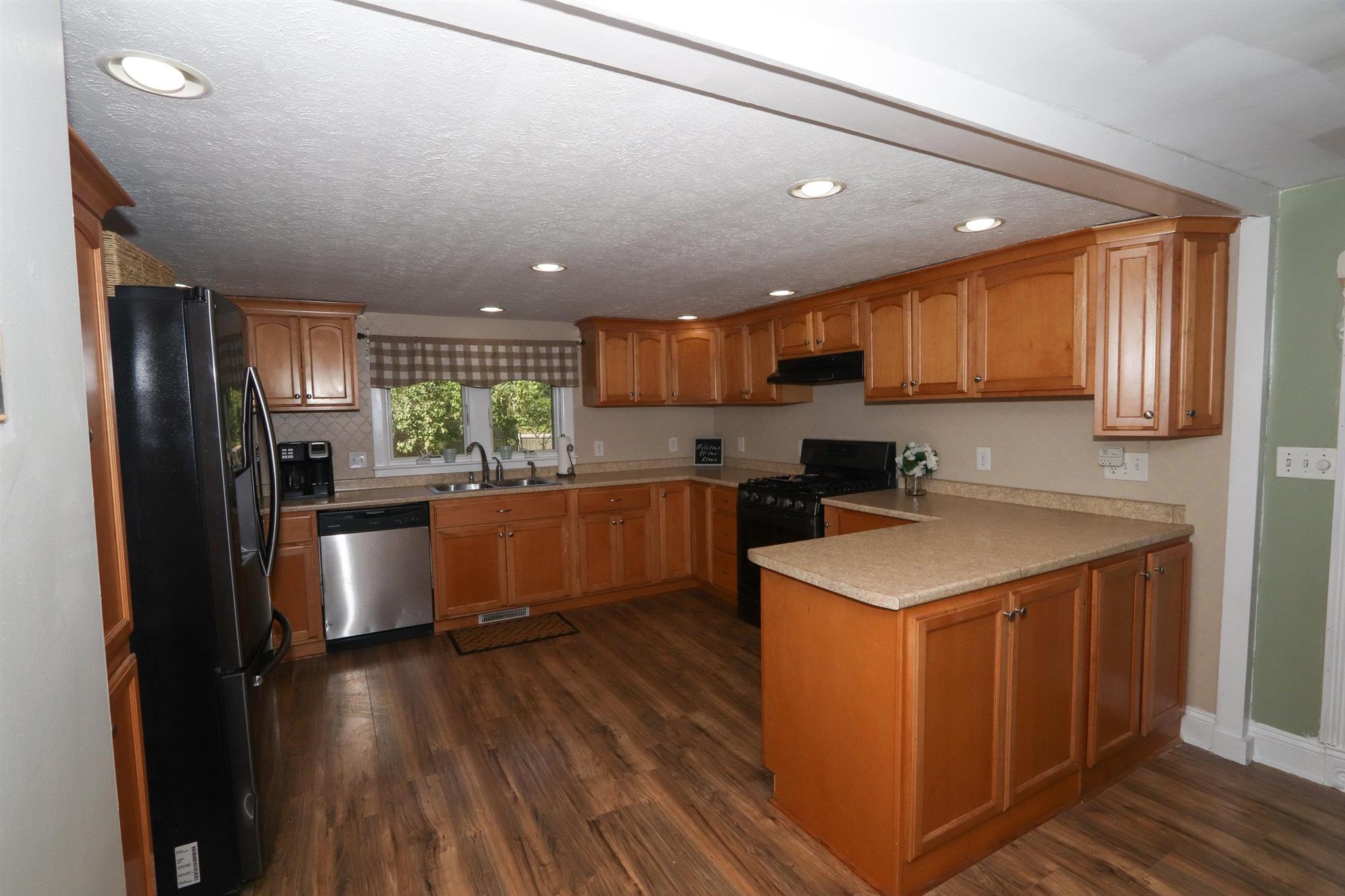 92 Merrimack Road Amherst, NH 03031 - Photo 15 of 30