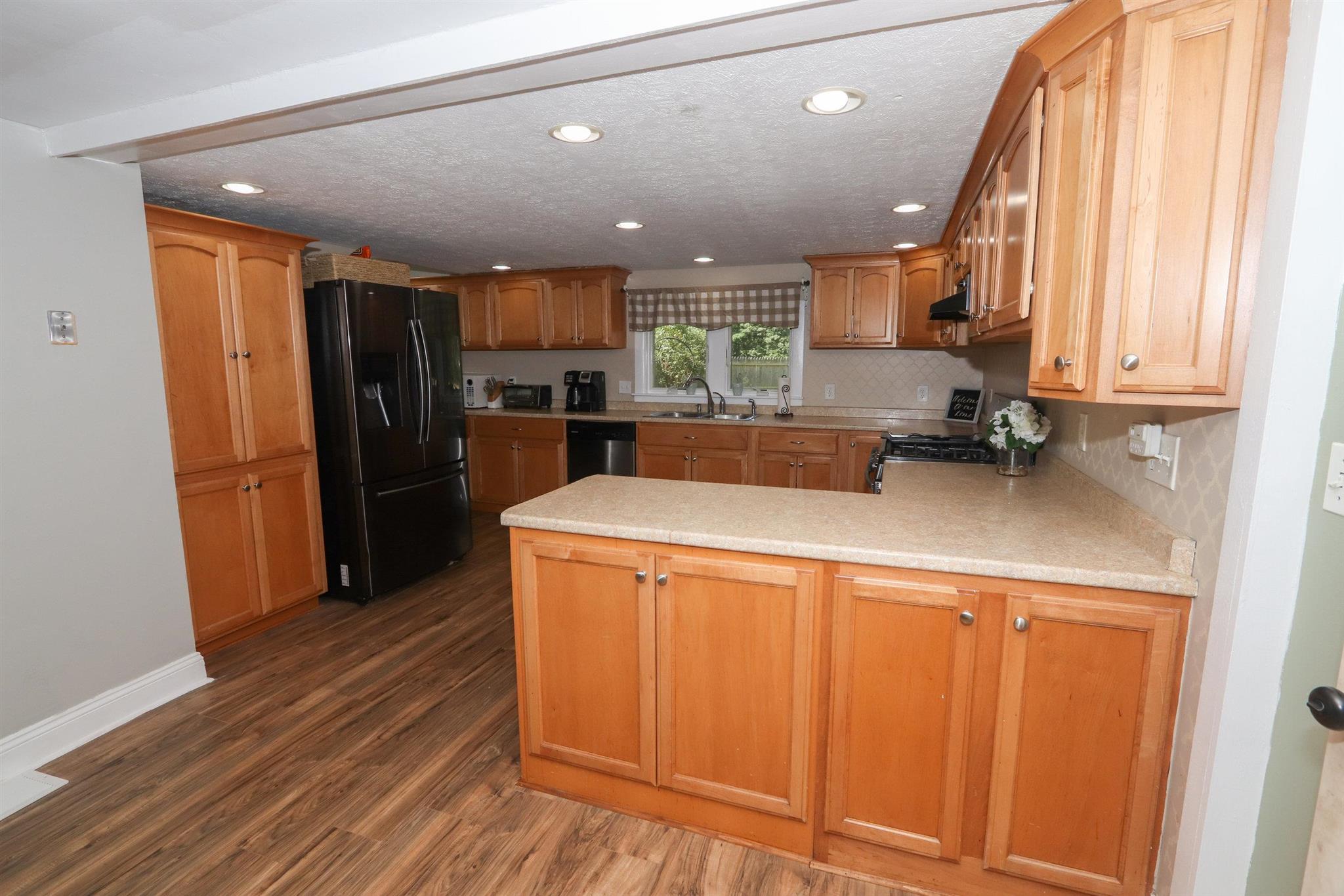 92 Merrimack Road Amherst, NH 03031 - Photo 16 of 30