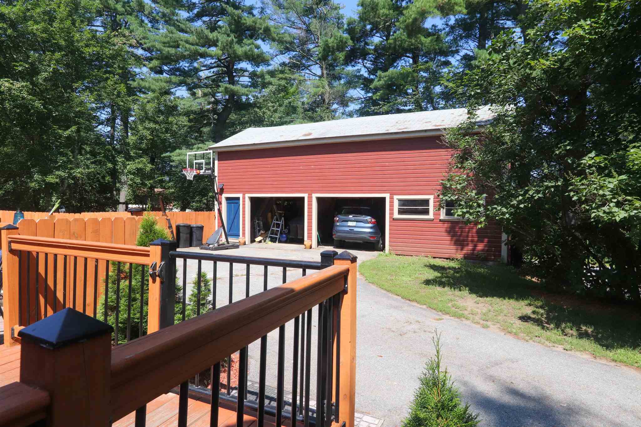 92 Merrimack Road Amherst, NH 03031 - Photo 3 of 30