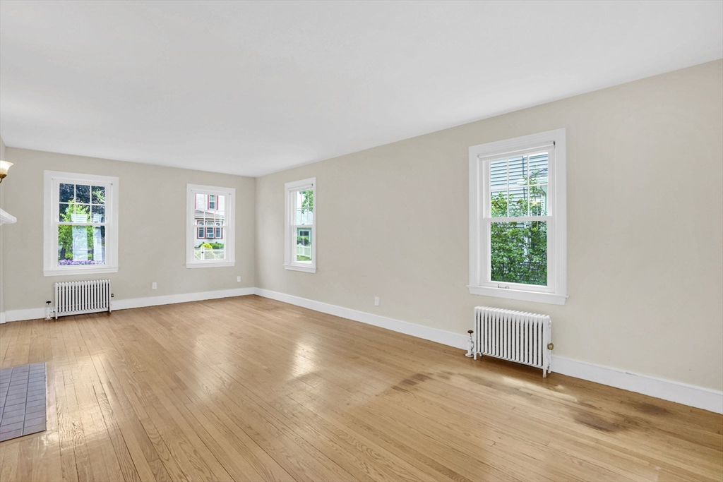 82 Biltmore Street Springfield, MA 01108 - Photo 16 of 39