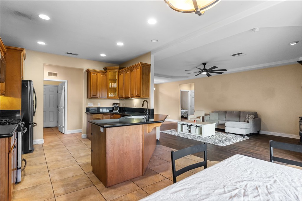 26820 Stirrup Way Tehachapi, CA 93561 - Photo 14 of 47