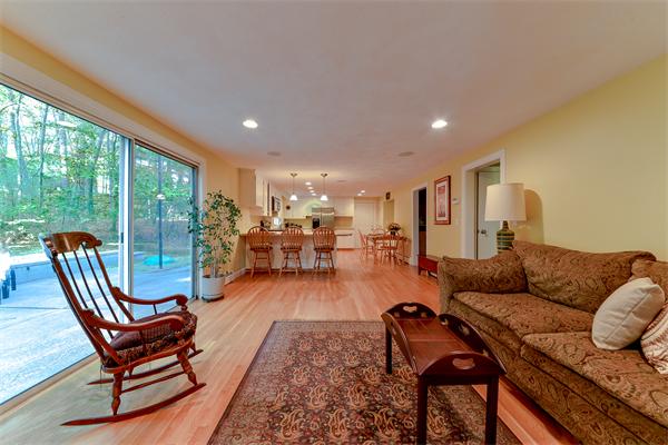 34 Larnis Road Framingham, MA 01701 - Photo 6 of 16