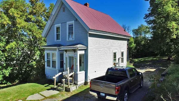 $139,500 | 10 High Street, Houlton, ME 04730