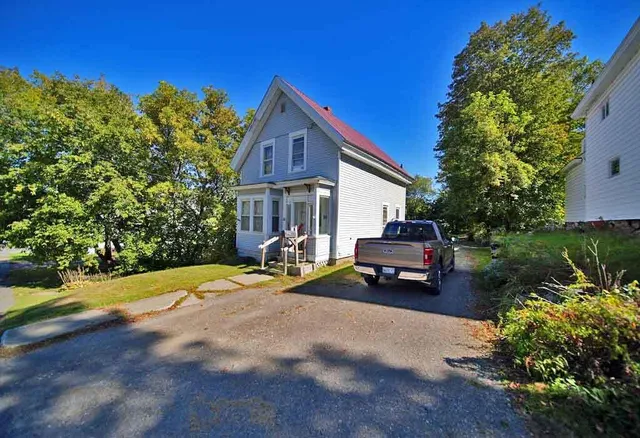 $139,500 | 10 High Street, Houlton, ME 04730