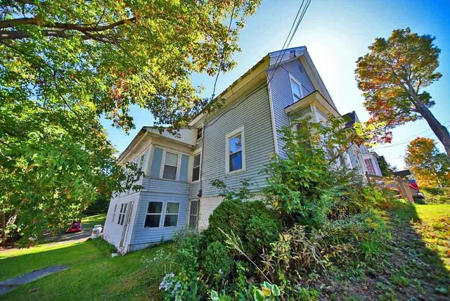 $139,500 | 10 High Street, Houlton, ME 04730