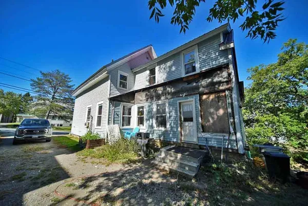 $139,500 | 10 High Street, Houlton, ME 04730