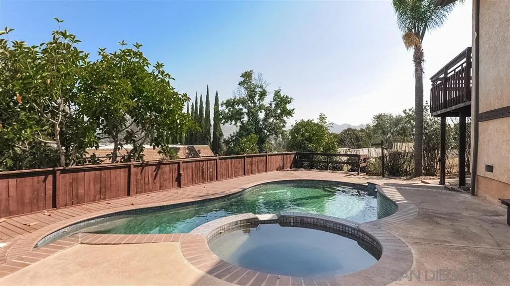 1610 Hawk Ridge Place Escondido, CA 92027 - Photo 4 of 10 Gallery Image 4