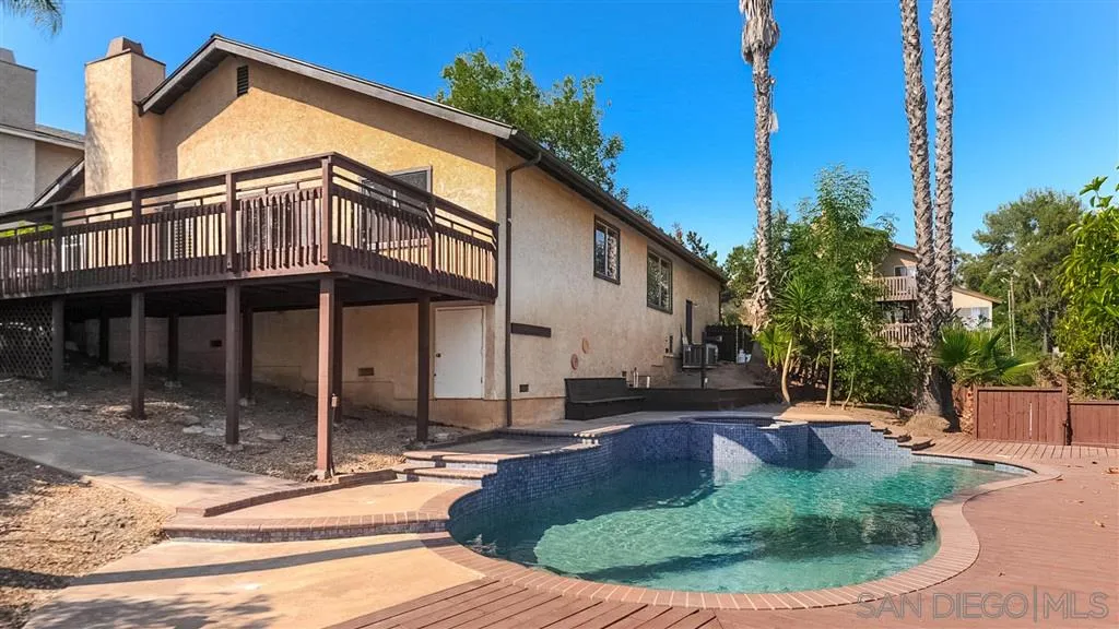 1610 Hawk Ridge Place Escondido, CA 92027 - Photo 5 of 10 Gallery Image 5