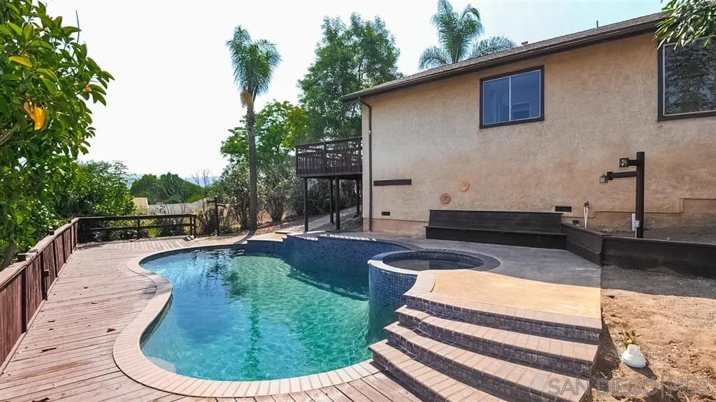 1610 Hawk Ridge Place Escondido, CA 92027 - Photo 10 of 10 Gallery Image 10