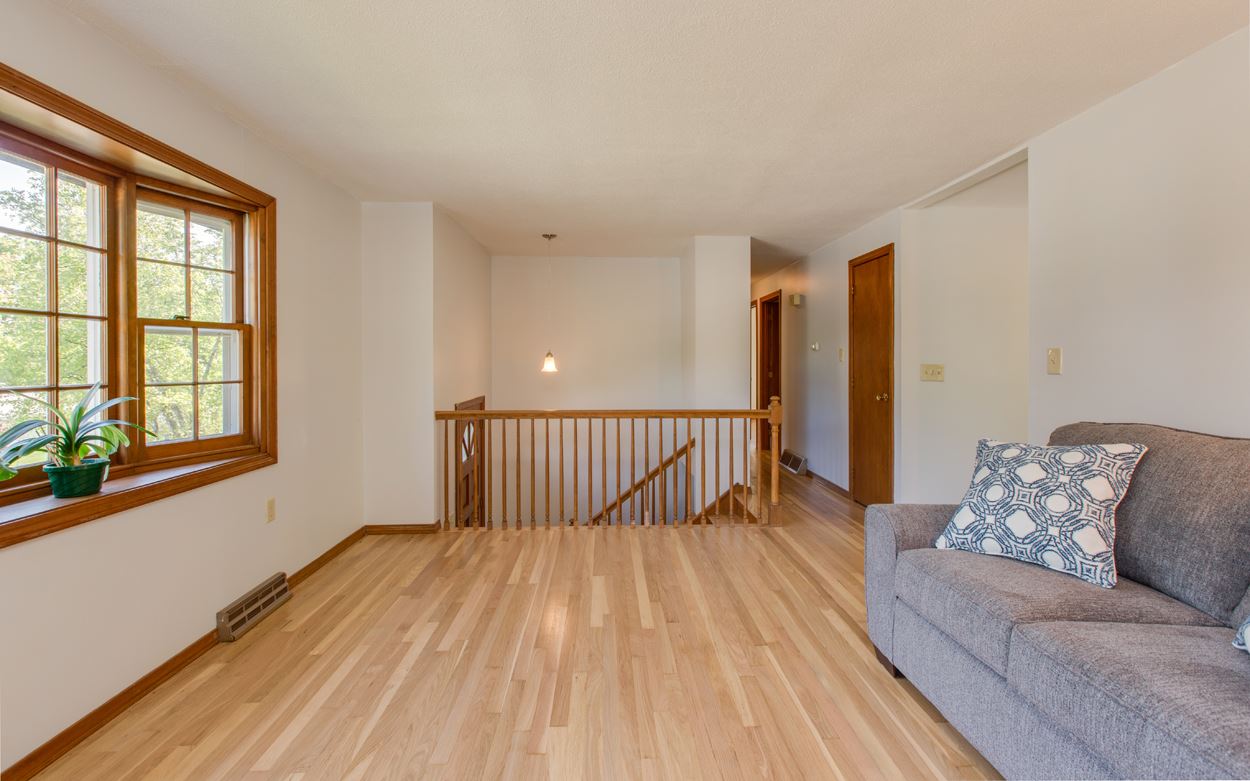 93 Ridgefield Drive Milford, NH 03055 - Photo 3 of 28 Gallery Image 3