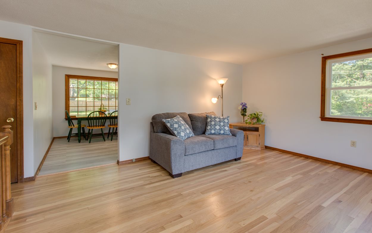93 Ridgefield Drive Milford, NH 03055 - Photo 4 of 28 Gallery Image 4