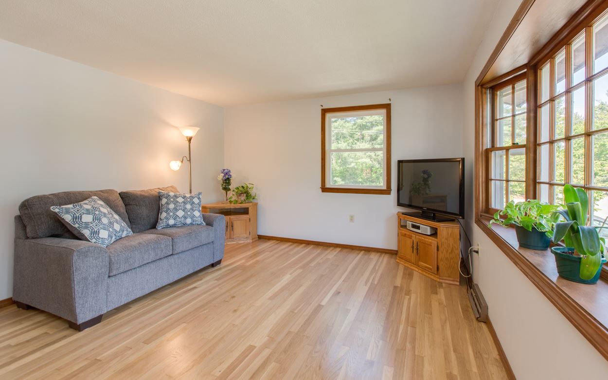 93 Ridgefield Drive Milford, NH 03055 - Photo 5 of 28 Gallery Image 5