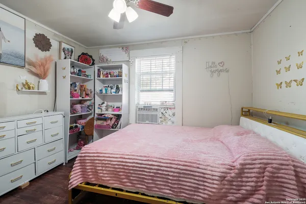 $95,000 | 407 West Baxter Street, Seguin, TX 78155