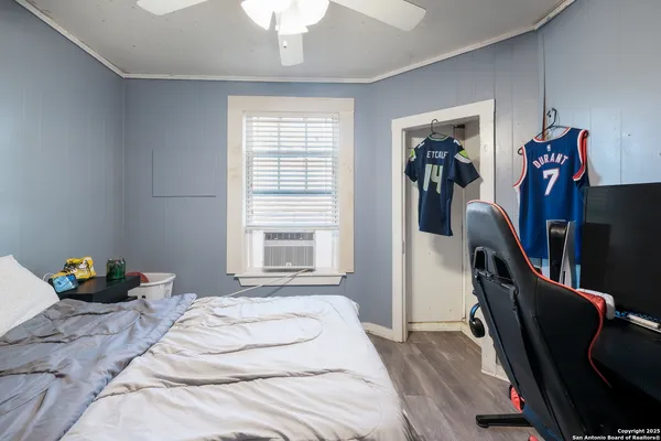 $95,000 | 407 West Baxter Street, Seguin, TX 78155