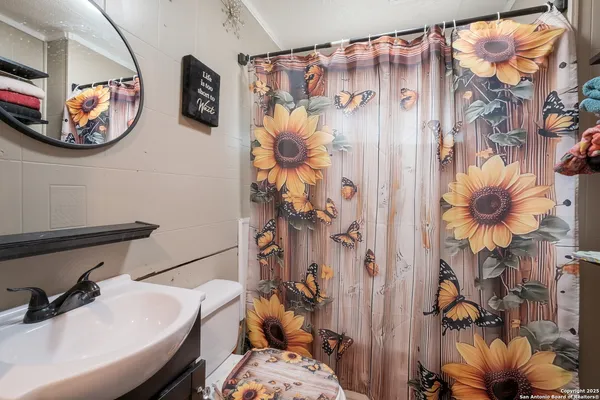 $95,000 | 407 West Baxter Street, Seguin, TX 78155