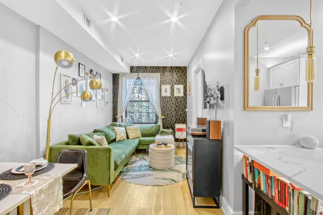 $675,000 | 573 Gates Avenue, Unit 2R | Bedford-Stuyvesant