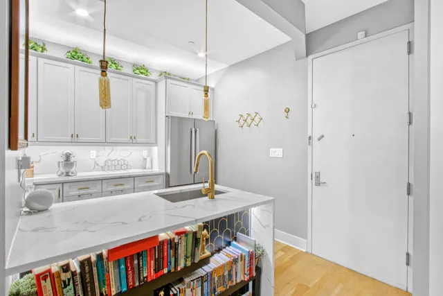 $675,000 | 573 Gates Avenue, Unit 2R | Bedford-Stuyvesant