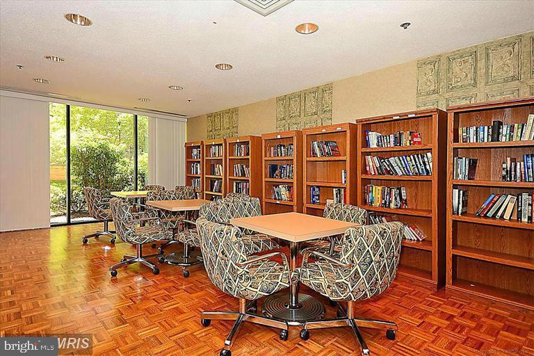 5505 Seminary Road, Unit 1418N Falls Church, VA 22041 - Photo 3 of 35 Library