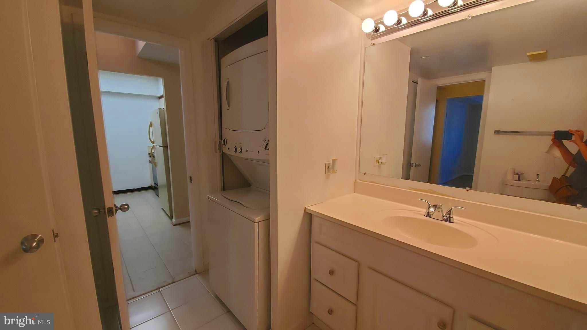 5505 Seminary Road, Unit 1418N Falls Church, VA 22041 - Photo 23 of 35 Bathroom