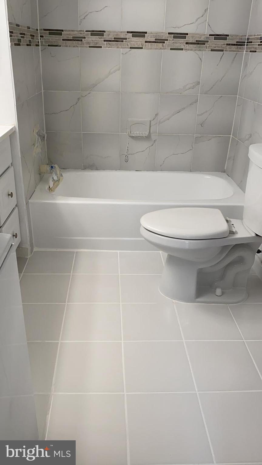 5505 Seminary Road, Unit 1418N Falls Church, VA 22041 - Photo 34 of 35 Updated Bathroom